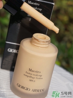 阿瑪尼和迪奧粉底液哪個好？迪奧粉底液和阿瑪尼粉底液對比