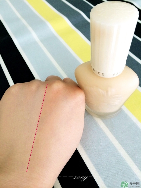 阿瑪尼和迪奧粉底液哪個好？迪奧粉底液和阿瑪尼粉底液對比