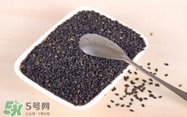 紅糖炒芝麻有什么功效?紅糖炒芝麻治咳嗽嗎? 紅糖炒芝麻有什么功效?紅糖炒芝麻治咳嗽嗎?