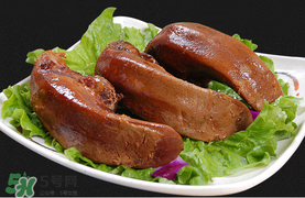 豬舌頭上的白苔怎么撕下來？豬舌頭上的白苔能吃嗎？