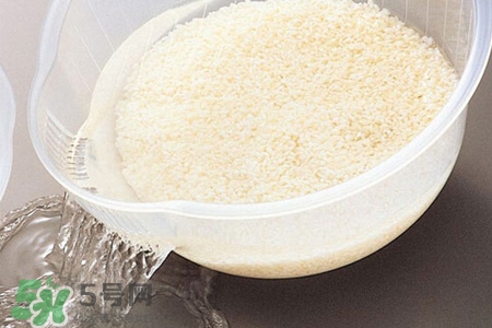 淘米水是堿性的嗎？淘米水是酸性還是堿性？