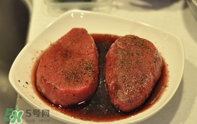 自己在家怎么腌牛排？自己在家腌制牛排需要什么材料？