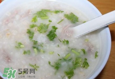 吃蔥白粥有什么好處?蔥白粥的功效與作用 吃蔥白粥有什么好處?蔥白粥的功效與作用