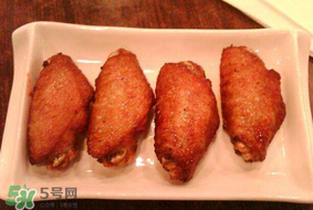 雞翅用熱水焯還是涼水？雞翅焯水冷水下鍋還是熱水？