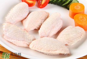 雞翅用熱水焯還是涼水？雞翅焯水冷水下鍋還是熱水？