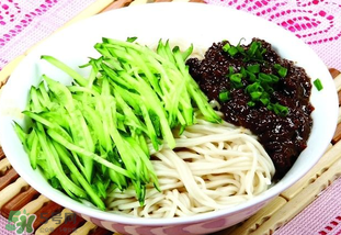 減肥可以吃炸醬面嗎？減肥期間吃炸醬面會(huì)胖嗎？