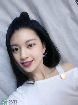 kiko2017情人節(jié)愛心口紅色號(hào) kiko2017情人節(jié)愛心口紅試色