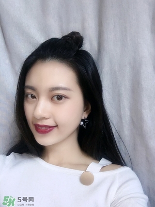 kiko2017情人節(jié)愛心口紅色號(hào) kiko2017情人節(jié)愛心口紅試色