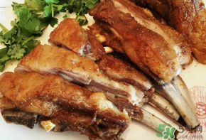 烤箱烤羊排多長時(shí)間？烤箱烤羊排的溫度和時(shí)間