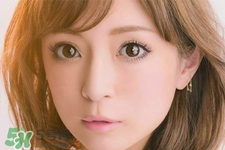 戴美瞳可以滴眼藥水嗎？戴美瞳滴什么眼藥水？