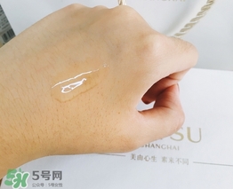 美容液是精華液?jiǎn)?？美容液和精華液的區(qū)別