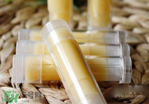 潤唇膏可以增長睫毛嗎？潤唇膏怎樣增長睫毛？