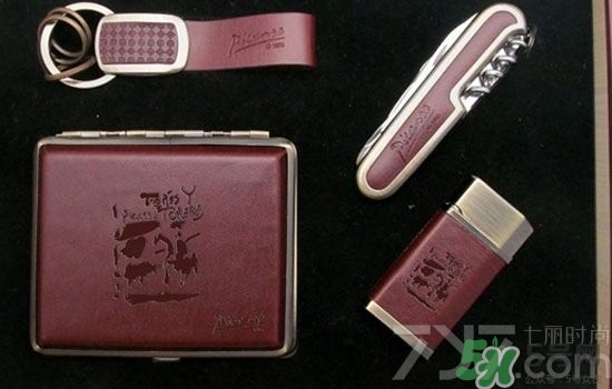 過年送女朋友什么禮物？過年給男朋友送什么