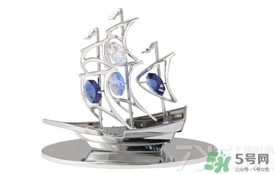 過年送女朋友什么禮物？過年給男朋友送什么