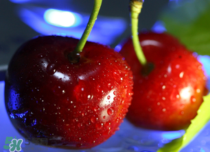 車厘子和蝦能一起吃嗎？吃完車厘子可以吃蝦嗎？