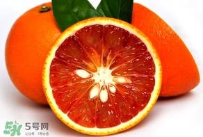 血橙和普通橙子有什么區(qū)別？血橙比普通的橙子好吃嗎？