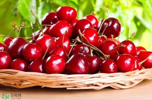 嬰兒能吃車厘子嗎？嬰兒可以吃車厘子嗎？