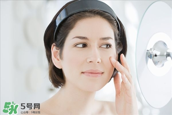 補(bǔ)水霜的作用_補(bǔ)水霜的功效與作用 補(bǔ)水霜的作用_補(bǔ)水霜的功效與作用