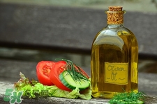 橄欖油凍了還能吃嗎?橄欖油凍住了怎么辦 橄欖油凍了還能吃嗎?橄欖油凍住了怎么辦