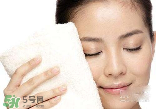 熱毛巾敷臉能祛痘嗎？長痘怎么用熱毛巾敷臉？