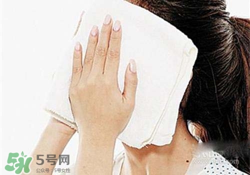 熱毛巾敷臉能祛痘嗎？長痘怎么用熱毛巾敷臉？