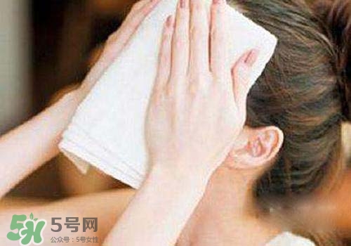 熱毛巾敷臉能祛痘嗎？長痘怎么用熱毛巾敷臉？
