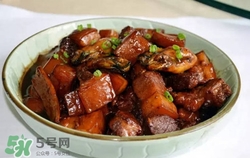 紅燒肉用冰糖還是白糖?冰糖紅燒肉的做法 紅燒肉用冰糖還是白糖?冰糖紅燒肉的做法