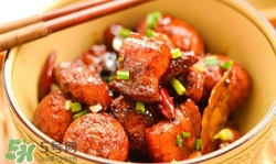 紅燒肉用冰糖還是白糖?冰糖紅燒肉的做法 紅燒肉用冰糖還是白糖?冰糖紅燒肉的做法