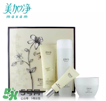 乳液需要用化妝棉嗎_乳液用化妝棉擦好嗎 乳液需要用化妝棉嗎_乳液用化妝棉擦好嗎