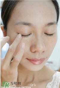 花娜小姐三色遮瑕膏怎么用？miss hana花娜小姐遮瑕膏使用方法