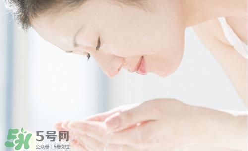 用白醋洗臉能祛斑嗎？白醋洗臉祛斑作用大嗎