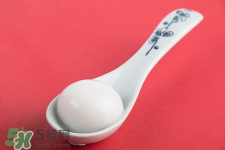 湯圓沒煮熟會(huì)中毒嗎?湯圓多久能煮熟 湯圓沒煮熟會(huì)中毒嗎?湯圓多久能煮熟