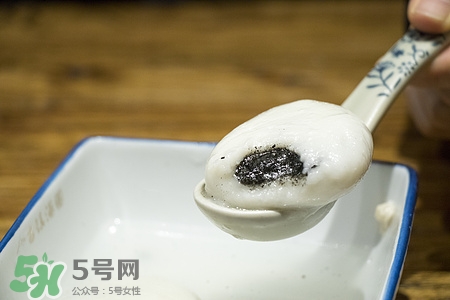 湯圓沒煮熟會(huì)中毒嗎?湯圓多久能煮熟 湯圓沒煮熟會(huì)中毒嗎?湯圓多久能煮熟