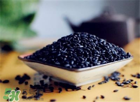 黑米可以染發(fā)嗎?黑米怎么染發(fā)? 黑米可以染發(fā)嗎?黑米怎么染發(fā)?