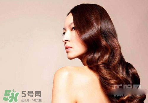 燙發(fā)的藥水貴的和便宜的都一樣嗎？燙發(fā)的藥水貴的和便宜的哪個(gè)好？