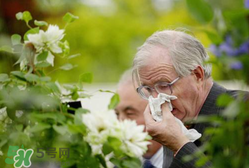 花粉過敏吃什么好?哪些食物會加重花粉過敏? 花粉過敏吃什么好?哪些食物會加重花粉過敏?