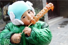 糖葫蘆外面的紙是什么？糯米紙為何不粘糖葫蘆？