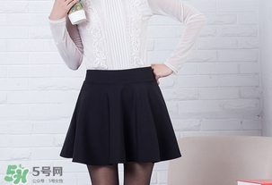 百褶裙搭配什么上衣?百褶裙配什么上衣好看? 百褶裙搭配什么上衣?百褶裙配什么上衣好看?