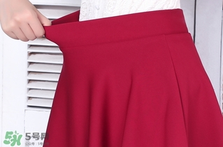 百褶裙搭配什么上衣?百褶裙配什么上衣好看? 百褶裙搭配什么上衣?百褶裙配什么上衣好看?