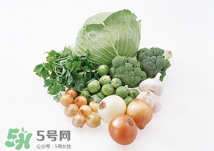 卷心菜可以生吃嗎?卷心菜生吃的好處 卷心菜可以生吃嗎?卷心菜生吃的好處