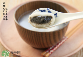 黑芝麻湯圓怎么煮好吃？黑芝麻湯圓煮多久才熟？