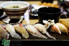 吃皮皮蝦能喝白酒嗎?蝦和白酒能同食嗎 吃皮皮蝦能喝白酒嗎?蝦和白酒能同食嗎