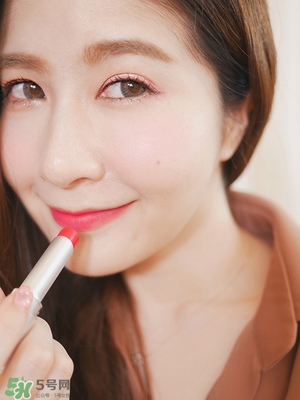植村秀豆沙色口紅色號(hào)是幾號(hào)色？植村秀豆沙色口紅試色