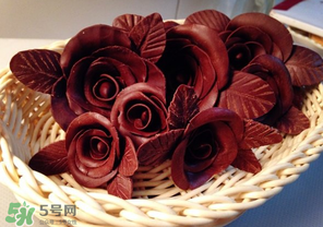 巧克力融化了還能吃嗎？巧克力化了之后再結(jié)塊能吃嗎？