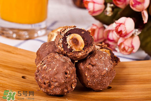 費列羅和金莎的關(guān)系 金莎和費列羅的區(qū)別 費列羅和金莎的關(guān)系 金莎和費列羅的區(qū)別