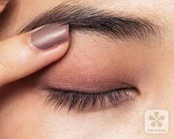 豆沙色眼影怎么畫(huà)？豆沙色眼影畫(huà)法