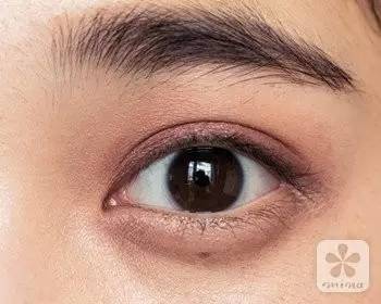 豆沙色眼影怎么畫(huà)？豆沙色眼影畫(huà)法