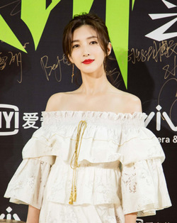 極光紅是什么顏色？極光紅口紅試色