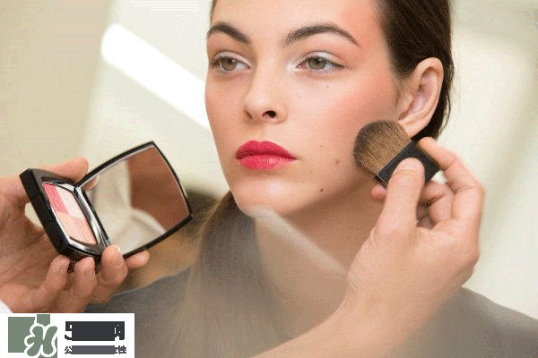 香奈兒2017coco水晶糖光透唇釉色號(hào) 香奈兒水晶糖光透唇釉試色 香奈兒2017coco水晶糖光透唇釉色號(hào) 香奈兒水晶糖光透唇釉試色