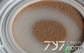 vant氣墊cc黑色和白色哪款好？vant36.5氣墊cc黑色和白色區(qū)別